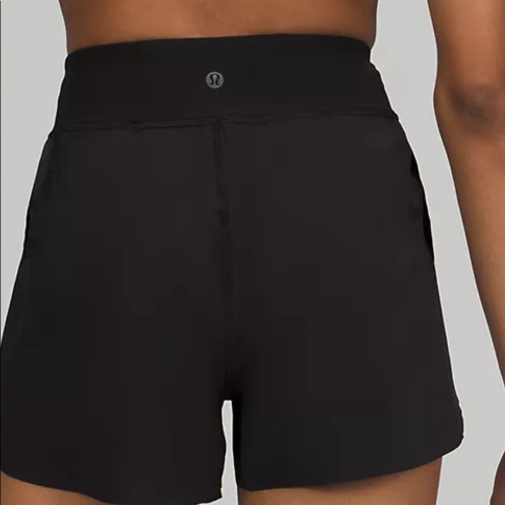 LuluLemond find your pace shorts
